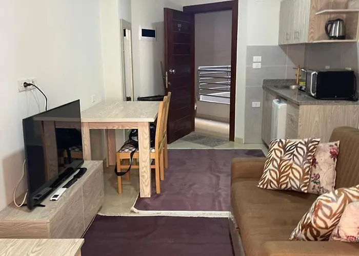 Furnished Pv In Princess Near Air Port Wifi Apartment